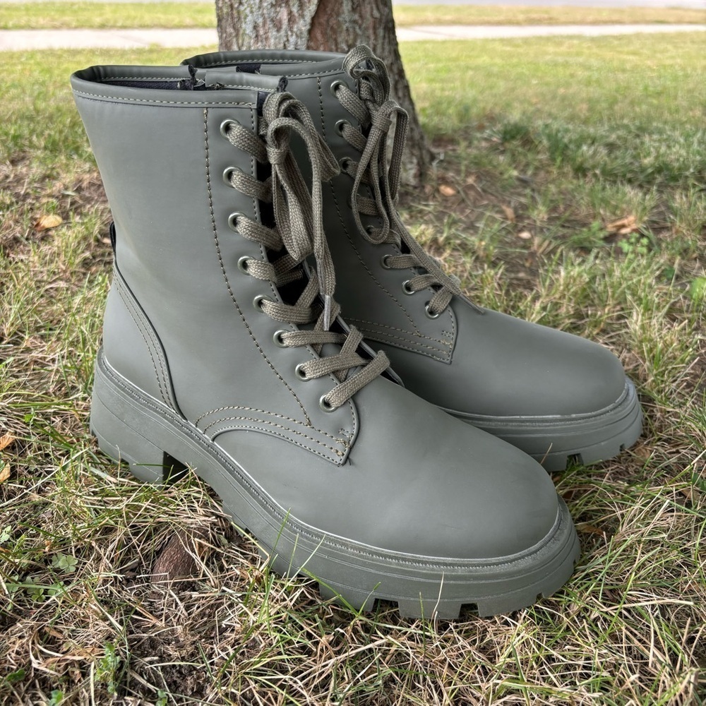 TopShop Khaki Green Wide Fit Blake Lace Up Boots Combat Zip Side Closure SZ 9/42